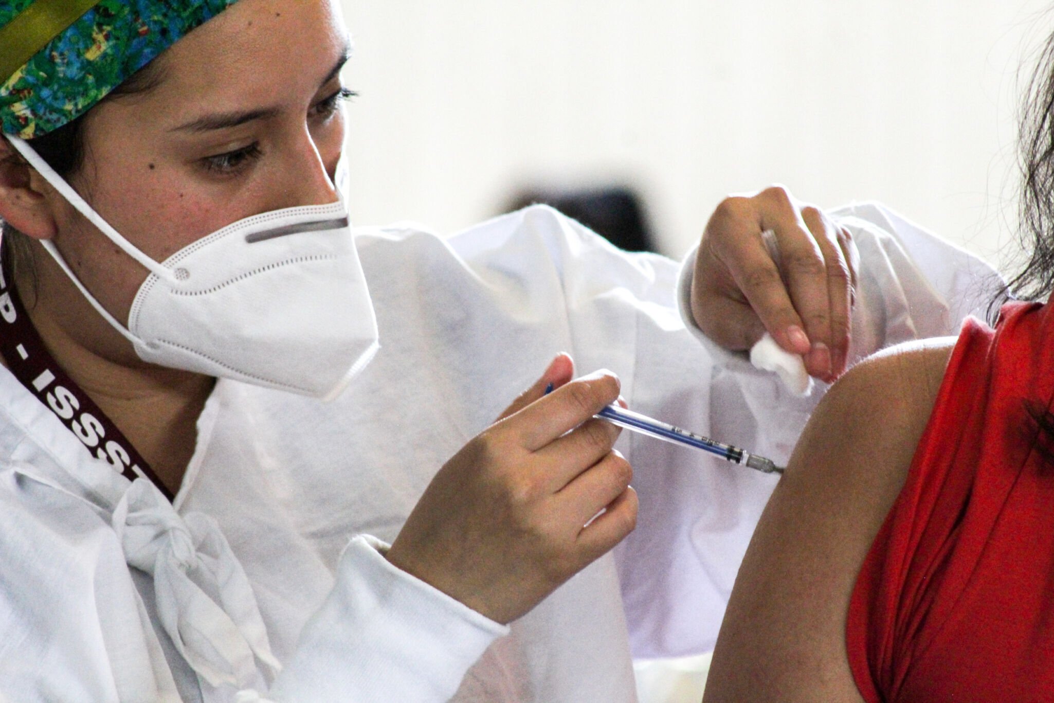 Aumenta Salud a 767 unidades médicas para vacunación masiva permanente
