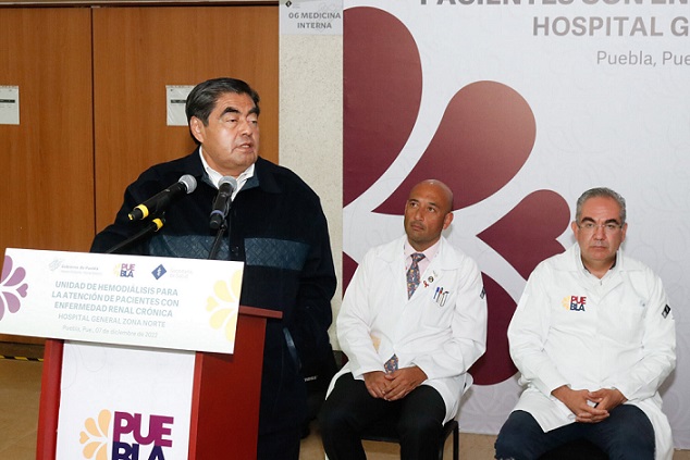 Inaugura Barbosa dos Unidades de Hemodiálisis en Puebla