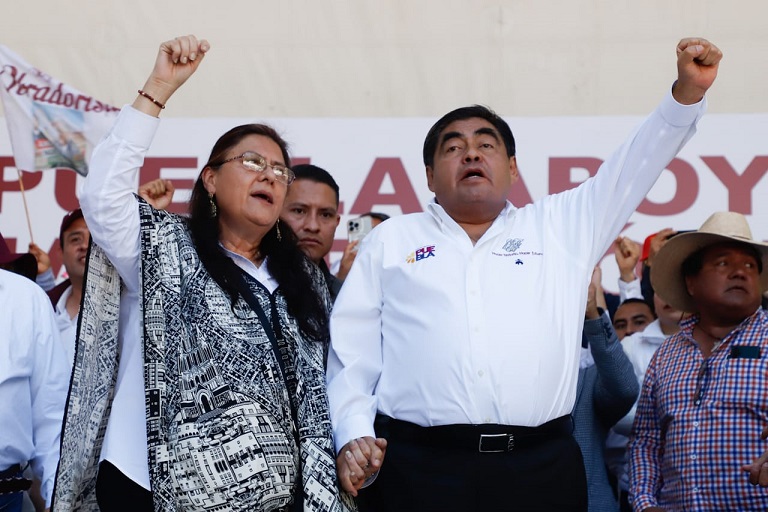 Los modelos electorales tienen que transformarse, asegura Barbosa en marcha 4t en Puebla