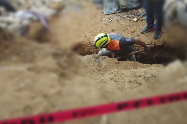 Muere trabajador sepultado por alud mientras conectaba drenaje en Huejotzingo