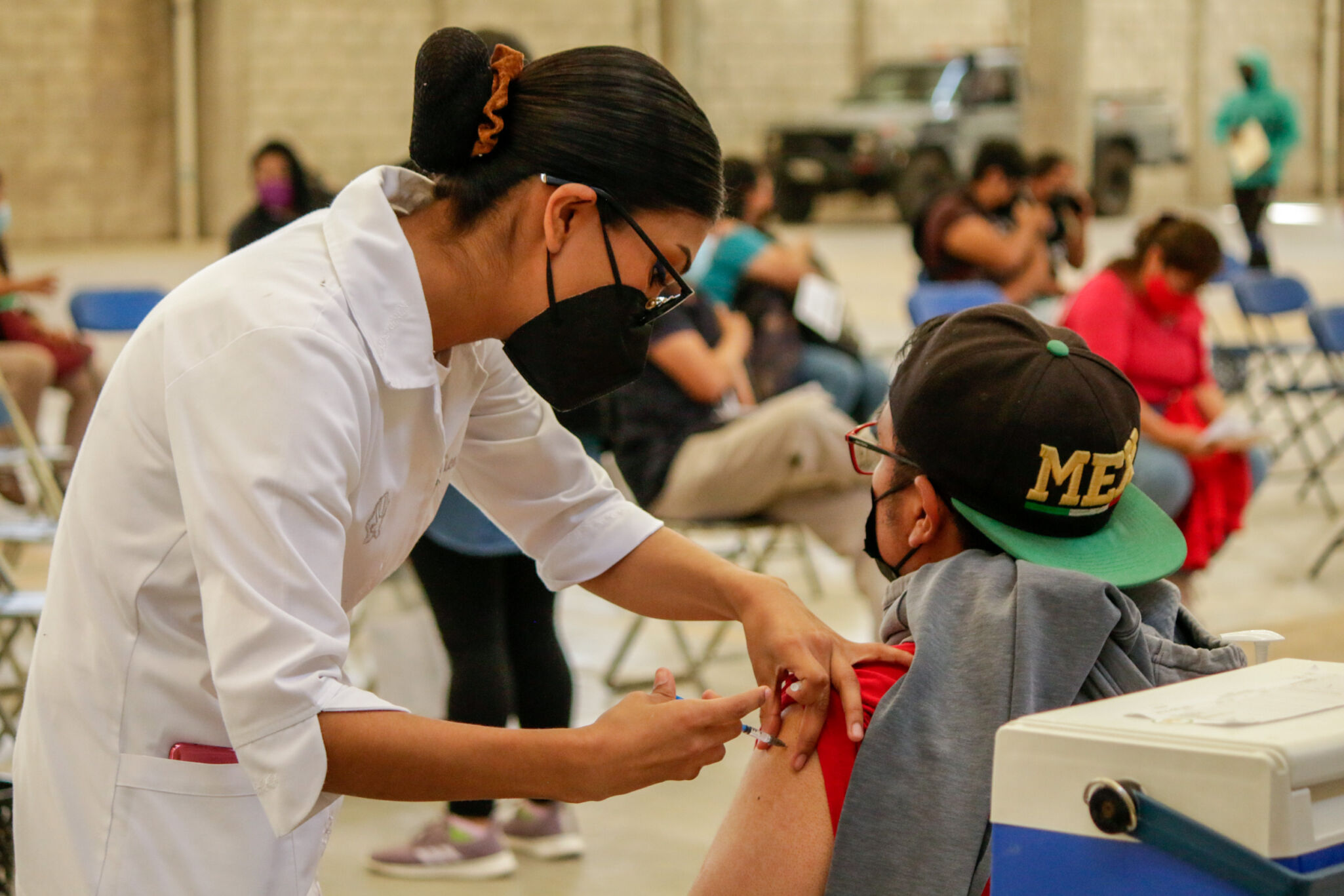 Anuncia Salud jornada de vacunación para 76 municipios de la Mixteca
