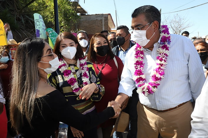Para mejorar movilidad, gobierno estatal inaugura pavimentación de calles en Zacatlán