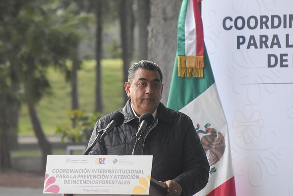 Anuncia Sergio Céspedes programa de mantenimiento en parques de Puebla capital