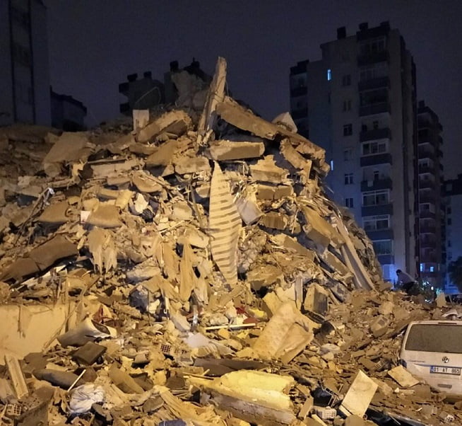 Terremoto de magnitud 7,8 sacude Turquía