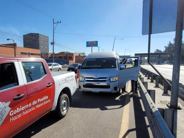 Por irregularidades, SMT remite dos unidades de transporte turístico a deposito vehicular
