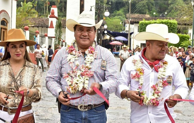 Bienvenida María Luisa Albores a contienda por gubernatura de Puebla: Julio Huerta 