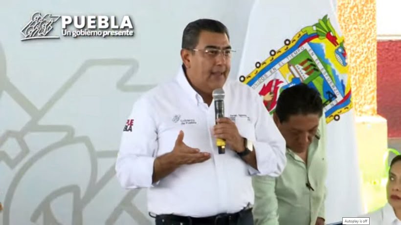 Anuncia Sergio Salomón construcción de bachillerato y auditorio en Xicotepec