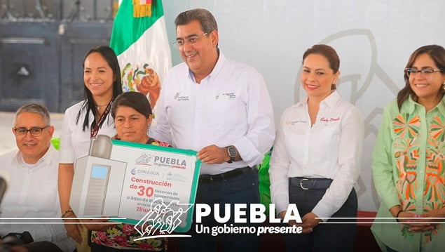 Entrega Sergio Salomón 700 apoyos de producto lácteo en Xicotepec 