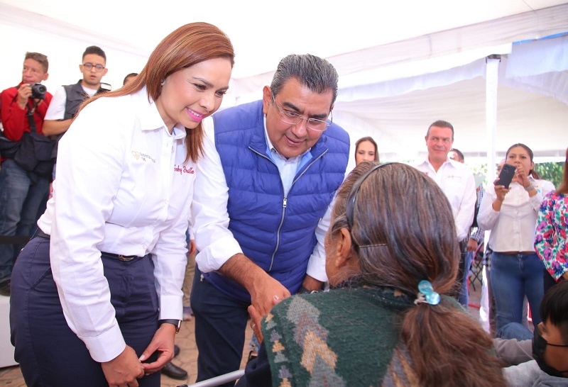 En “Jornada Ciudadana”, Céspedes favorece a habitantes de Chalchicomula con aparatos ortopédicos