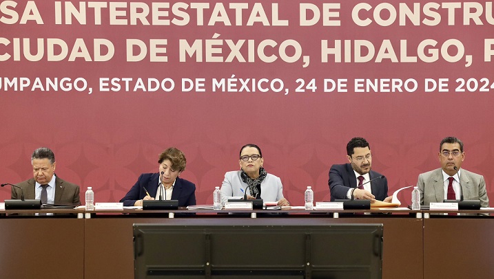 Pactan AMLO y Gobierno de Puebla combate a robo a transporte de carga en Arco Norte 