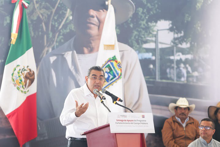 Anuncia Sergio Salomón ampliación a 2 carriles de carretera que conecta Aparicio, Resurrección y Canoa
