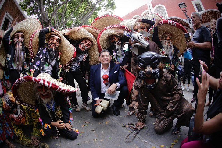 Alejandro Armenta reconoce la cultura de los pueblos mixtecos