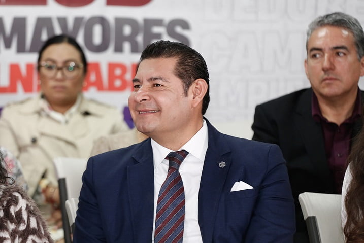 Concilia Alejandro Armenta con aspirantes que no lograron candidatura en Morena