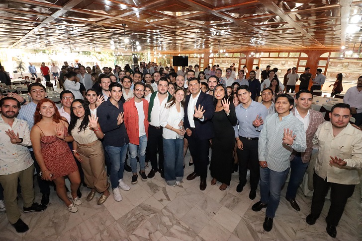 Dialoga Armenta con jóvenes empresarios poblanos sobre el futuro de Puebla