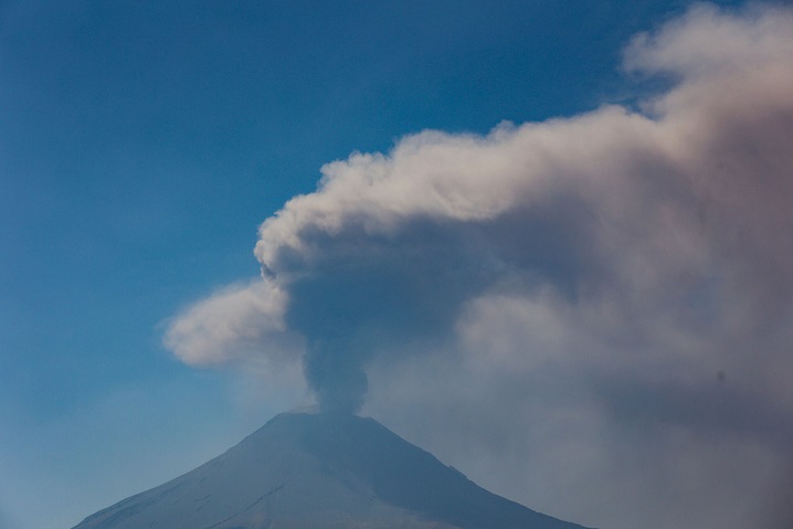 Concientiza Gobierno a pobladores y turistas para evitar que se acerquen a cráter del Popocatépetl