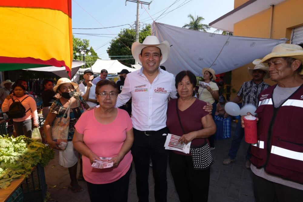 Lalo Castillo continúa recorriendo la mixteca poblana, cálida recepción en Huehuetlán el Chico