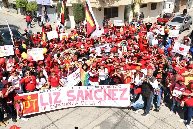 Fortalece Liz Sánchez compromiso con comerciantes y tianguistas durante su visita a Texmelucan