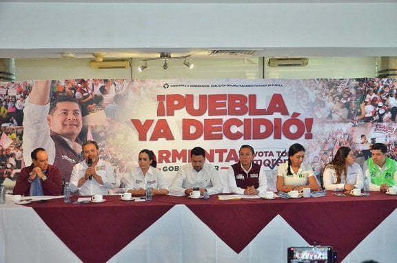 Contra las dádivas del PRIAN y en defensa del voto, forman frente común candidatos de Morena y la Megacoalición.