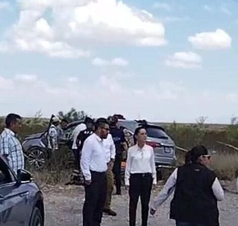 Equipo de Claudia Sheinbaum sufre accidente en carretera de Coahuila