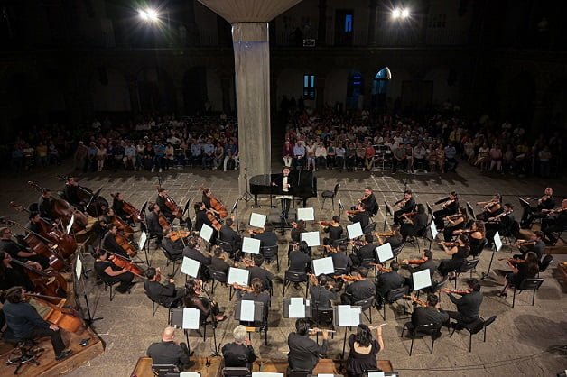 Egresado de Música de la UDLAP dirige a la Orquesta Sinfónica del Estado de Puebla