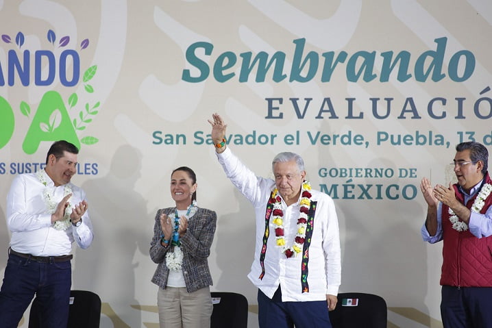 Prometen AMLO y Sheinbaum continuidad de “Sembrando Vida” y pensiones en Puebla