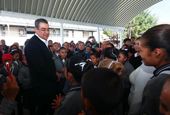 Sin distingo, Gobierno de Puebla fortalece al sector educativo: Sergio Salomón