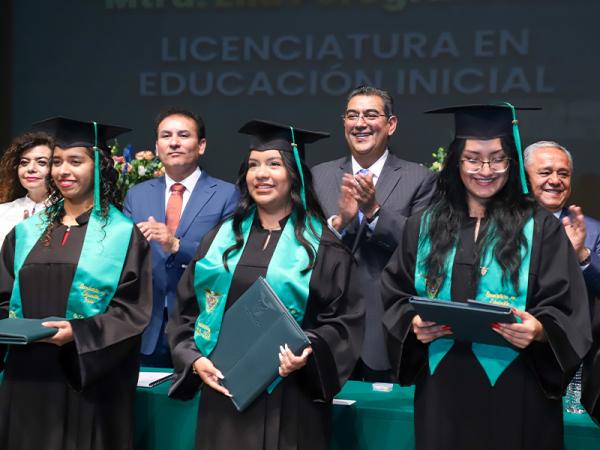 En Puebla, educación está fortalecida: Sergio Salomón