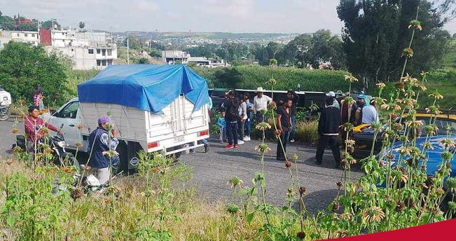 Volcadura de autobús deja varios lesionados en San Andrés Azumiatla