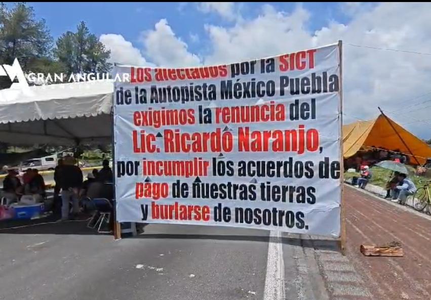 Bloqueo en la México-Puebla genera perdidas económicas y caos en terminales