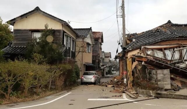 Sacude terremoto de 7.1 a Japón y provoca alerta de tsunami