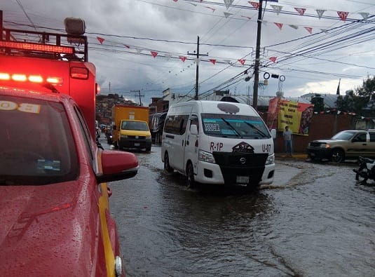 Inundaciones, calles cerradas y dañadas deja fuerte tromba en Atlixco