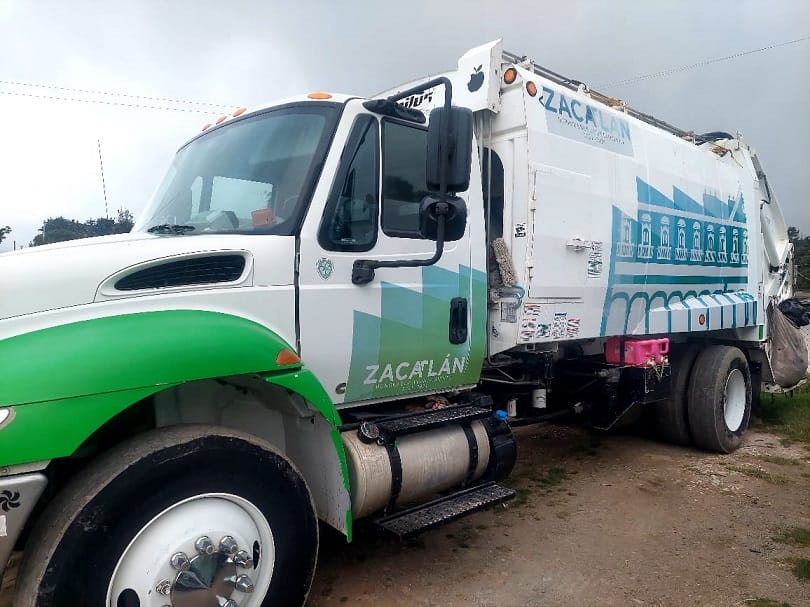 Manos solidarias apoyan a Chignahuapan: Zacatlán recolecta la basura ante conflicto municipal