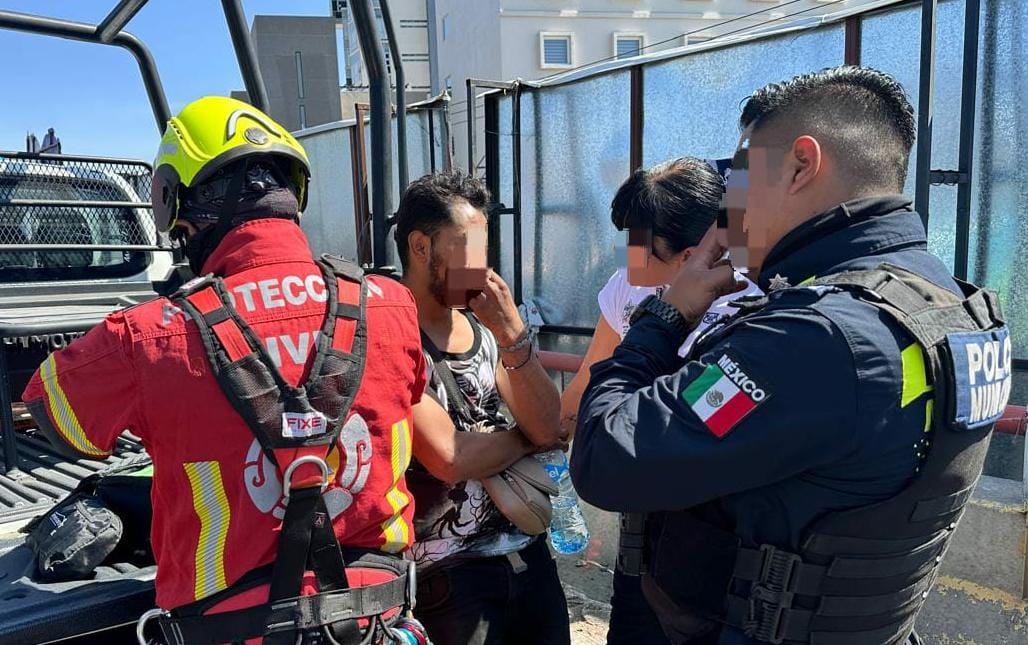 Hombre intenta quitarse la vida en puente del Bulevar Atlixco