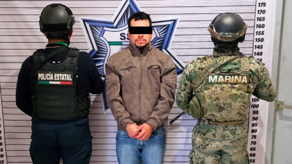 Zacatlán, Policía Estatal y Marina detienen a hombre armado