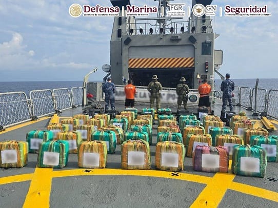 En Oaxaca, aseguran embarcaciones con cerca de dos toneladas de cocaína