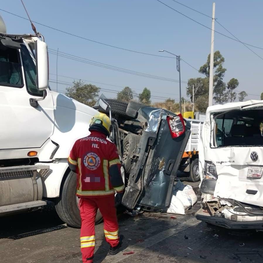 Carambola deja ocho lesionados en el Periférico Ecológico