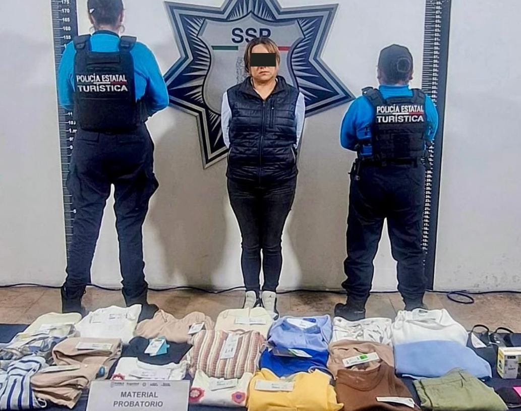 Captura Policía Estatal a dos personas por presunto robo a comercio en el Centro de Puebla