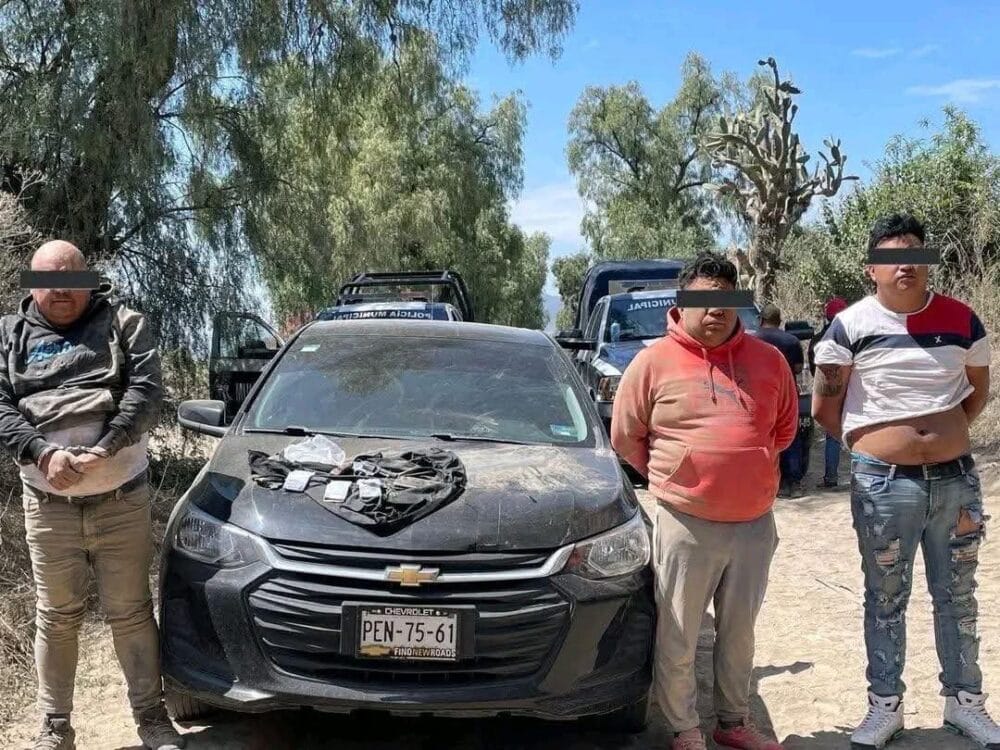 Detienen a 3 hombres tras el secuestro de 4 personas que iban en una cajuela en Quecholac