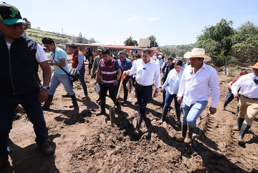 Gobernador Armenta y fuerzas de seguridad atienden personalmente y compromete reposición de 70 viviendas afectadas por tromba en Chignahuapan 
