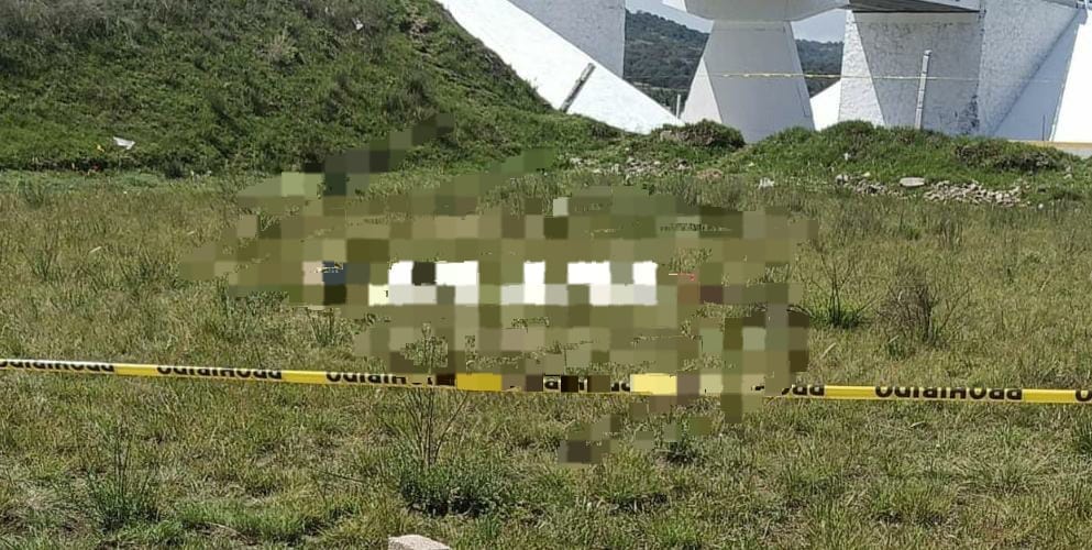 Hallan dos cadáveres con signos de violencia en la autopista Puebla-Orizaba