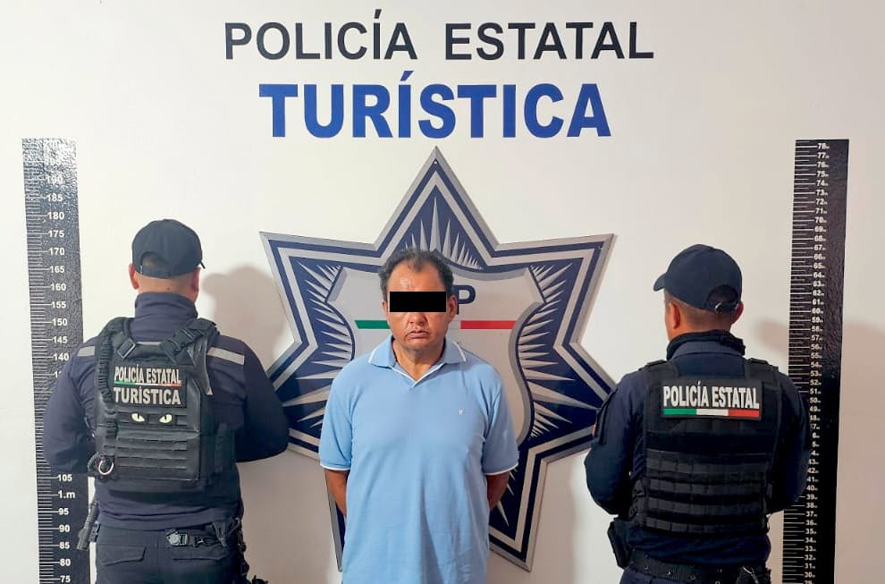 Detienen a hombre que intento sustraer artículos sin pagar en tienda departamental del Centro Histórico