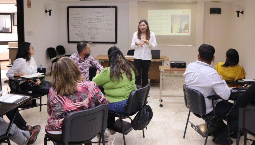Capacita la FGE a su personal en materia de violencia digital; toma como referente la Ley Olimpia