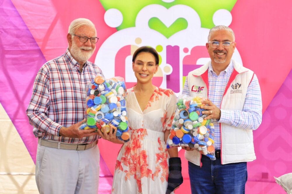 Entrega MariElise Budib tonelada y media de tapitas a la Fundación Una Nueva Esperanza