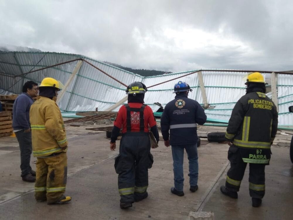 Fuerte viento tipo tornado deja daños en 5 invernaderos y 12 viviendas en Lanetillo Chignahuapan