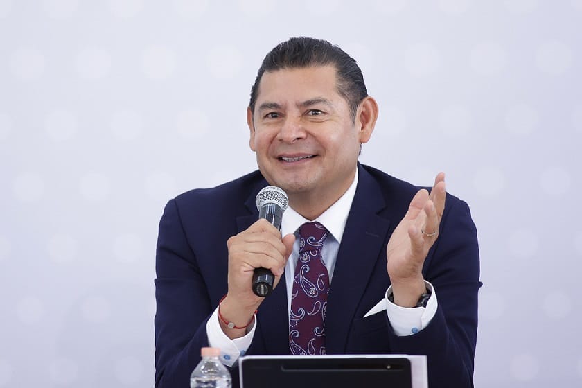 Atienden Casas Carmen Serdán a 30 mil mujeres víctimas de violencia en Puebla: Armenta 