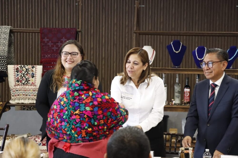 Promueve y reconoce Congreso del Estado trabajo de personas artesanas en Puebla