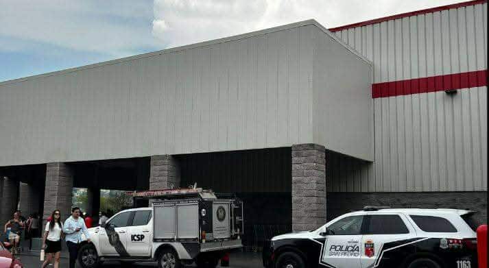 Muere mujer tras atragantarse con un hot dog en Costco de Nuevo León