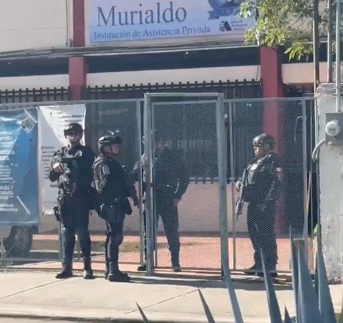 Hombre armado desata operativo por toma de rehenes en centro comunitario de San Juan de Aragón en CDMX