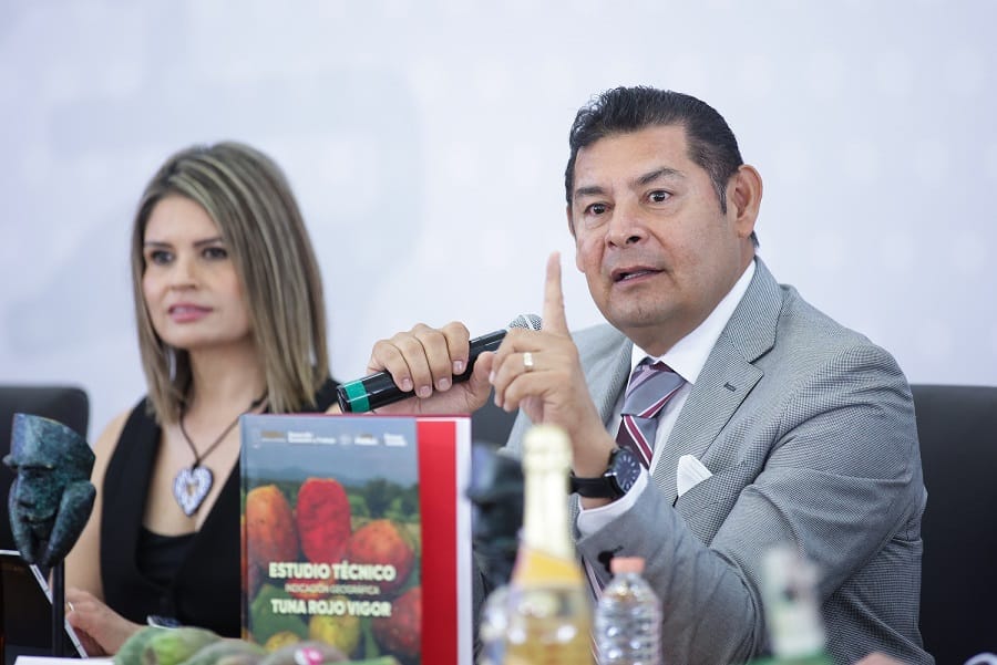 Pobreza multidimensional pasó de 50 al 43 por ciento en Puebla, destaca Alejandro Armenta