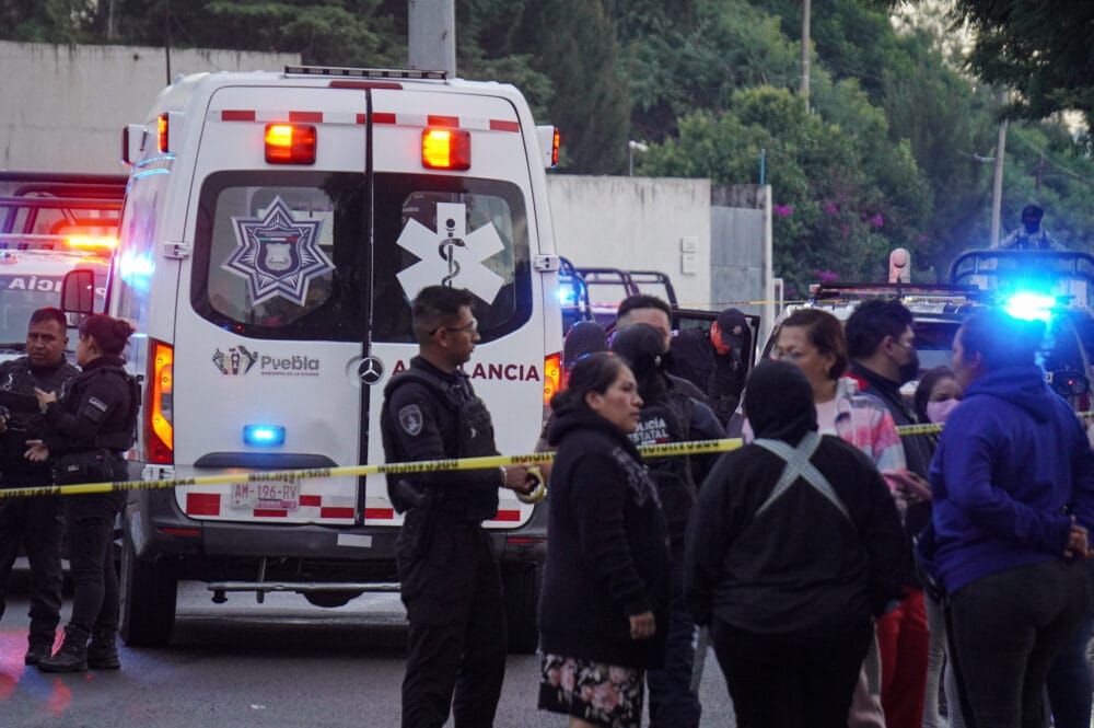 Riña en estacionamiento del estadio Cuauhtémoc deja una mujer sin vida y un herido de bala